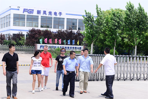 俄罗斯某股份有限公司客人莅临乐动网页版考察